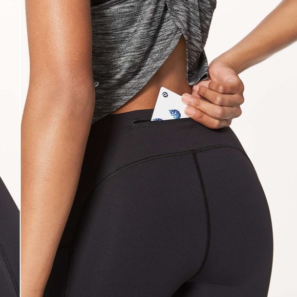 Lululemon black women’s leggings with pockets Size 4 - Picture 3 of 8